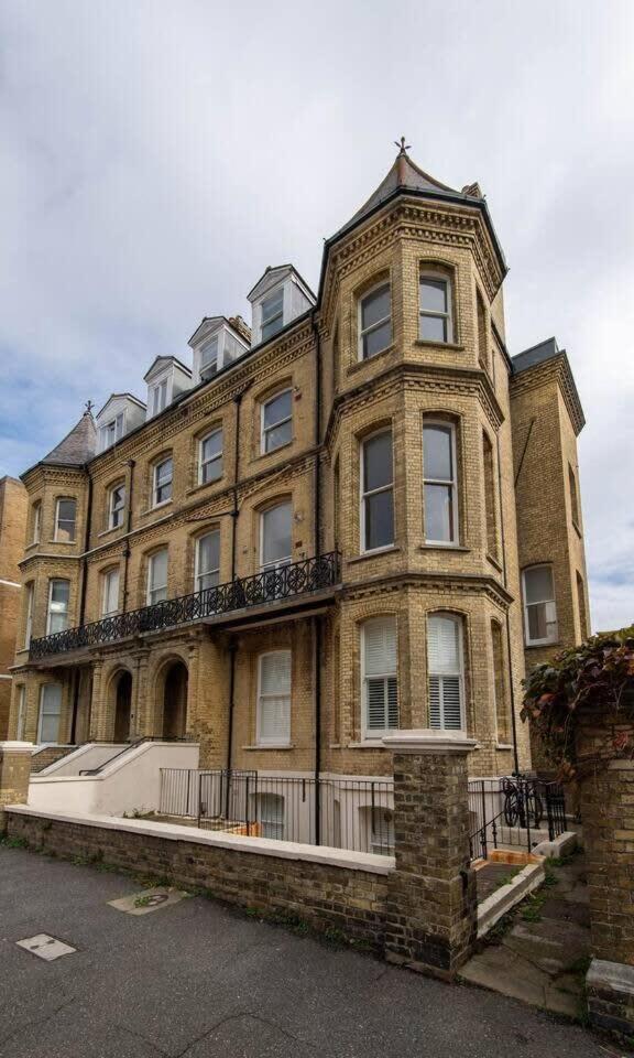 Stylish Close To The Sea Apartment *